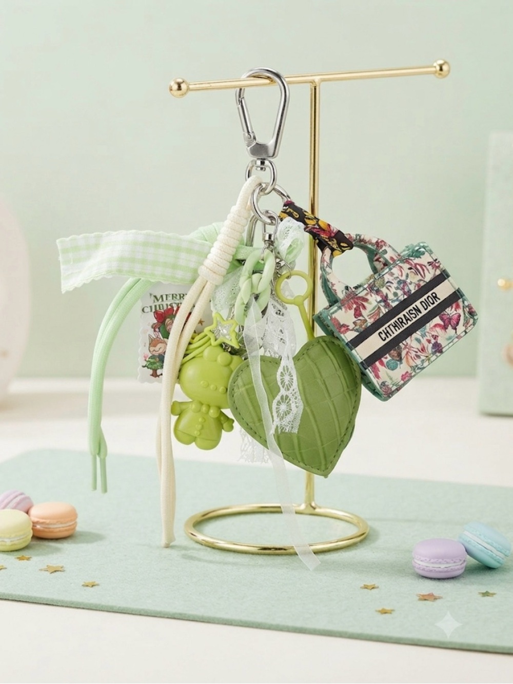 Charming Green Heart & Floral Mini Bag Keychain